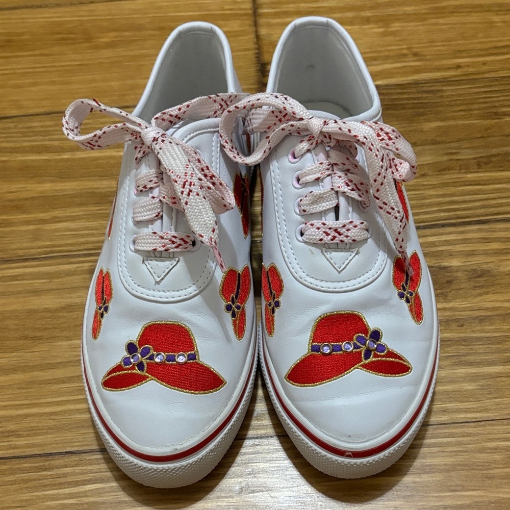 Sebastino Red Hat Sneaker Size 8